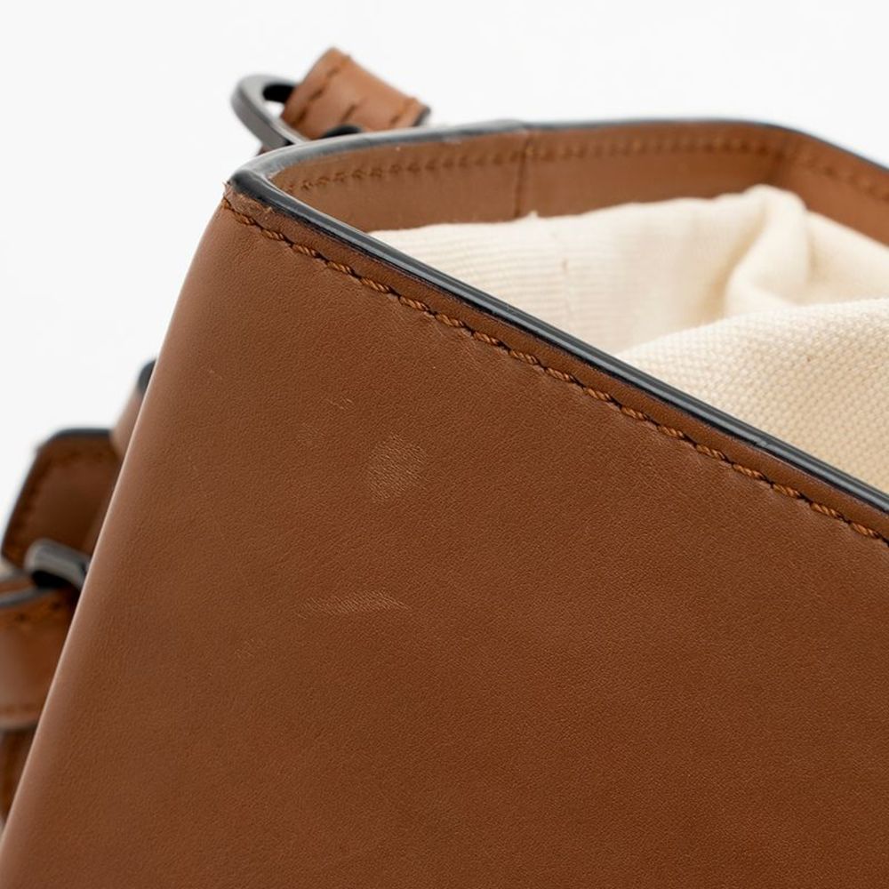 Off-White Leather Boxy Shoulder Bag - Picture 9 of 15